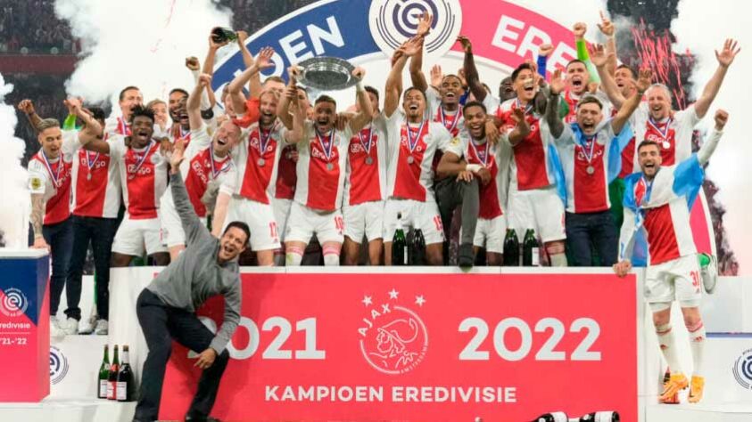 Holanda: Ajax (último título na temporada 2021/22) - 36 títulos