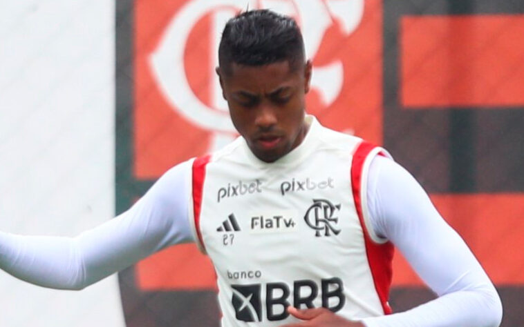 ESQUENTOU - Assim como está monitorando Éverton Ribeiro, Carlos Belmonte confirmou que o São Paulo também está de olho em Bruno Henrique.. O jogador trabalhou com Dorival Júnior durante a passagem do técnico na equipe carioca, mas não existem propostas oficiais por enquanto. Segundo informado para a reportagem, Bruno Henrique deve retomar em breve as conversas de renovação com o Flamengo, que haviam sido paralisadas pelas finais da Copa do Brasil.