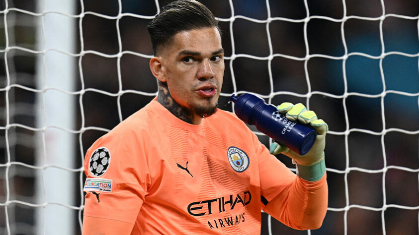 Ederson (Manchester City) - 1 defesa em 26 cobranças. 3,8%