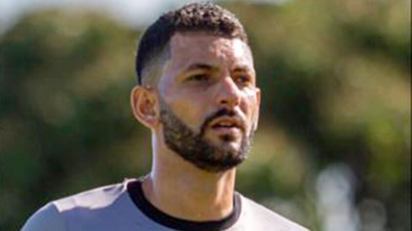 Matheus Gomes (goleiro) - O jogador foi denunciado pelo MP de Goiás / Defendia o Sergipe no momento da acusação. 
