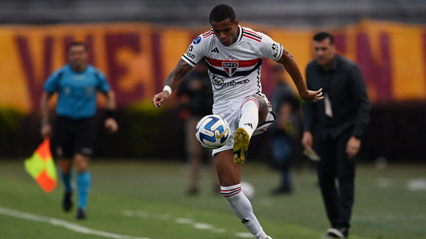 Juan: Atacante de 20 anos e com 13 partidas em 2022, encerrou a temporada contra o Goiás também com um gol na goleada por 4 a 0. Vem sendo usado como reserva por Dorival Júnior e sempre entra nas partidas. 