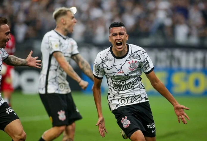 10º lugar - Corinthians: 17 pontos. Campanha: 10 jogos, quatro vitórias, cinco empates e uma derrota (57% de aproveitamento)