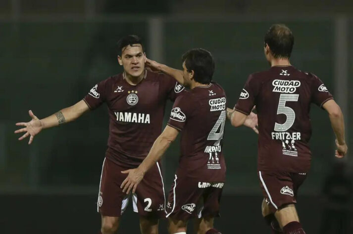 (Copa Sul-Americana) Independiente Medellín x Lanús: o jogo de ida entre as equipes foi equilibrado, e o placar terminou empatado sem gols. O jogo de volta será na casa do Medellín, mas o Lanús tem probabilidade um pouco maior que o adversário, de 58%.