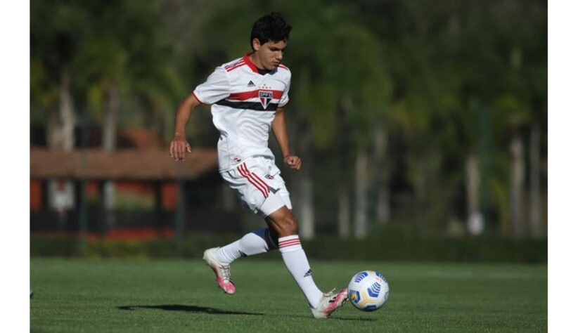 João Moreira: O jogador foi uma grata surpresa para o São Paulo na lateral-direita em 2022. Seus primeiros jogos como profissional foram no Campeonato Paulista, mas o destaque aconteceu na Copa Sul-Americana, sendo autor de um dos gols na vitória por 4 a 1 contra a Universidad Católica.