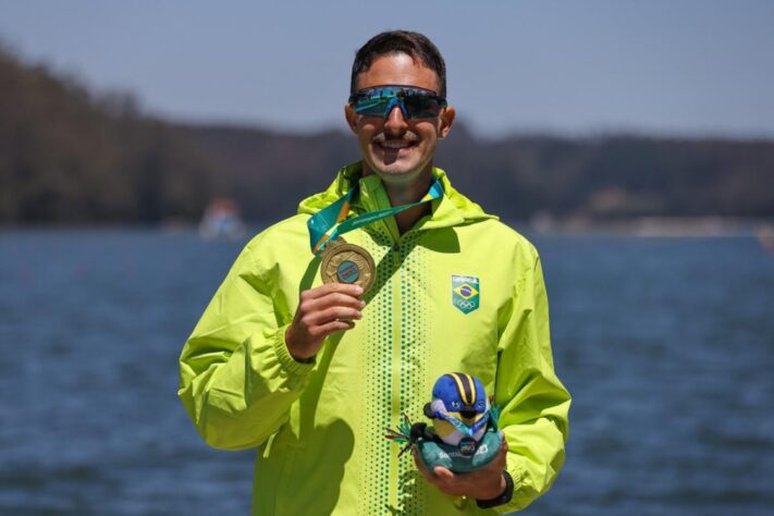 Remo - Medalhas de ouro: 1 (Lucas Verthein, no Skiff simples)