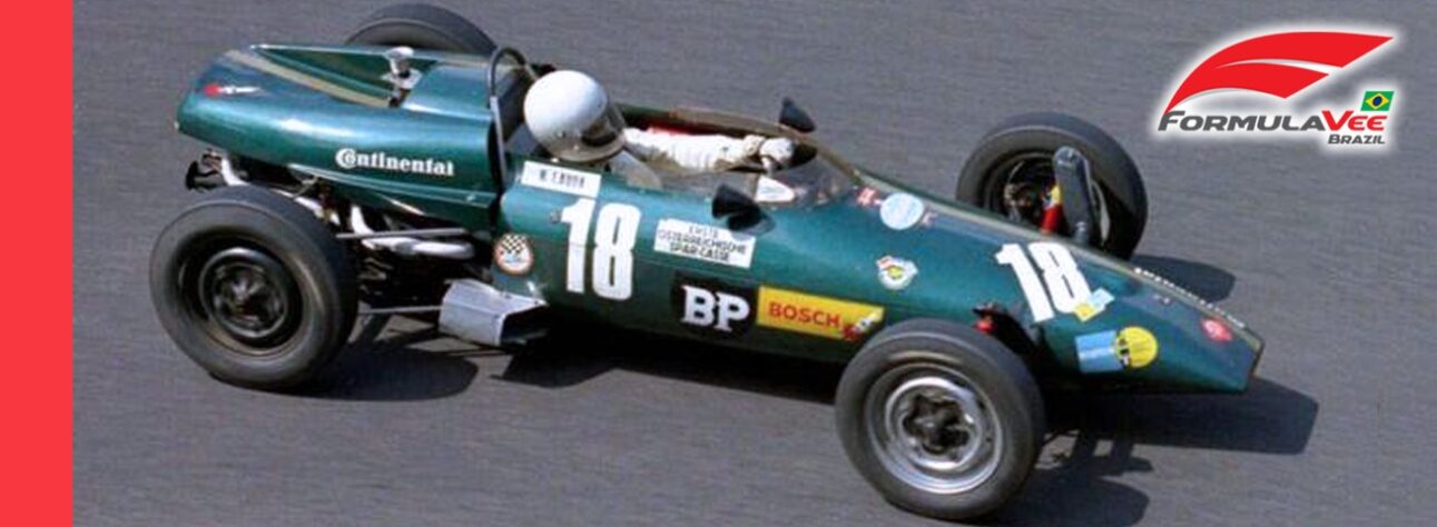 Wilson Fittipaldi Júnior, filho do ‘Barão’ Wilson Fittipaldi e irmão de Emerson Fittipaldi guiou uma grande variedade de carros, tanto de monopostos como de turismo nos anos 1960, especialmente os da Fórmula Vee, até chegar à Fórmula 1. 