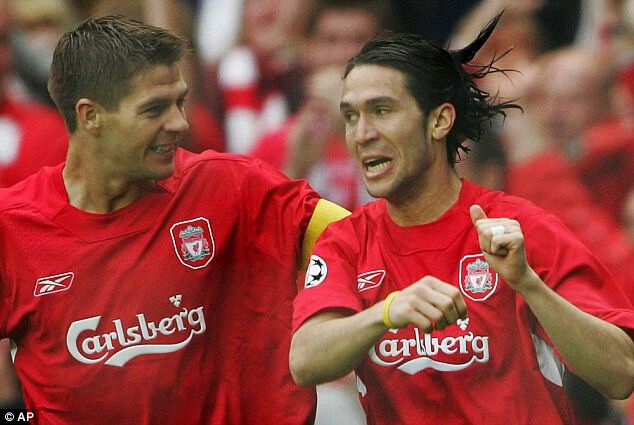 STEVEN GERRARD E LUÍS GARCIA - Gerrard e Luís Garcia somam 78 gols e 44 assistências, juntos, pelo Liverpool em todas as competições, além de terem levantado uma vez o trófeu da Champions League em 2004/05. 