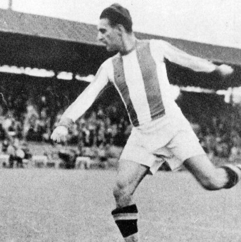 Gyula Zsengellér (Hungria): 62 gols em 38 jogos no ano de 1938.