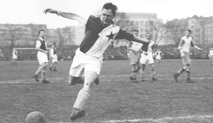 3. Josef Bican - 805 gols. Foto: AFP