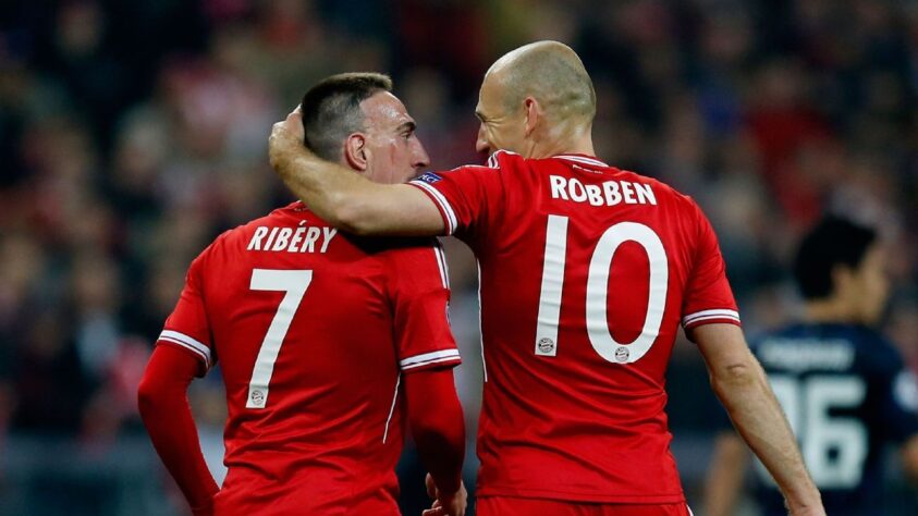 ARJEN ROBBEN E FRANCK RIBÉRY: Robben e Ribery somam 268 gols e 283 assistências, juntos, pelo Bayern em todas as competições. Além de terem conquistado a Champions League de 2012/13 com o clube bávaro.