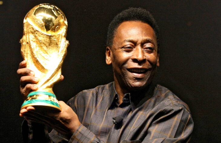 Pelé (Brasil) - 35 títulos 