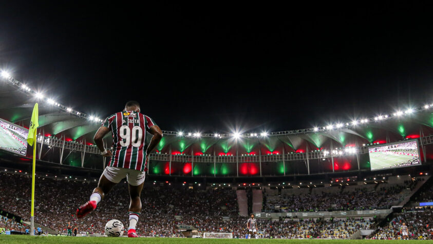 FLUMINENSE: Douglas Costa (atacante/33 anos)