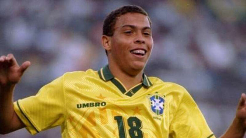 Marcou seu primeiro gol aos 17 anos e 228 dias