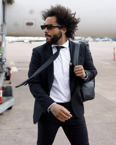 Marcelo - Hoje no Fluminense, mas também histórico no Real Madrid, o jogador sempre chamou atenção pelo estilo, principalmente nos looks mais casuais. Marcelo sempre apostou nos acessórios também, como óculos de sol e joias.