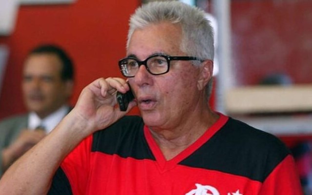 "Tudo bem? Não, não está nada bem. O Flamengo perdeu. Estou muito abatido"