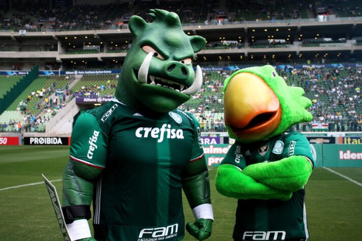 Palmeiras - Originalmente o mascote do Verdão é o periquito, por conta da cor verde. Porém, a torcida abraçou o porco depois de receber apelidos pejorativos dos rivais.