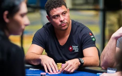 Ronaldo Fenômeno - O ex-atacante já teve acordo com PokerStars, igual Neymar, e sempre paticipava de campeonatos, tanto ao vivo quanto online.