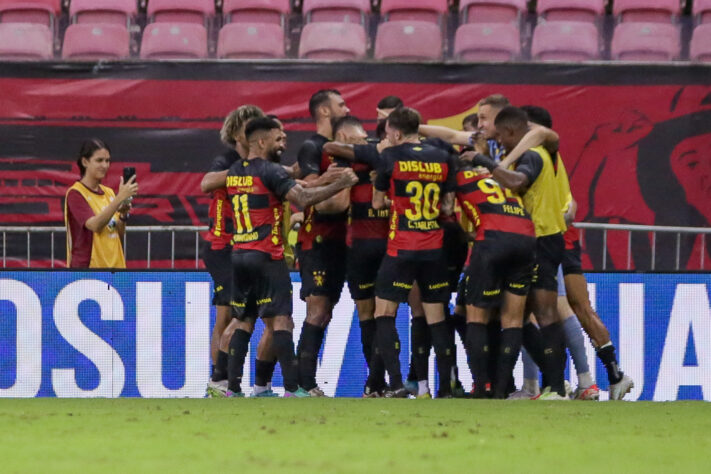 14 - Sport - 2 títulos: 1- Campeonato Brasileiro | 1- Copa do Brasil