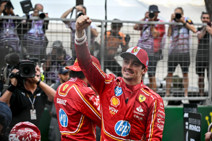 Em casa, Charles Leclerc, da Ferrari, ganha sua primeira corrida da temporada. A disputa foi bastante atípica do resto da temporada. Veja como está a classificação do campeonato de pilotos!