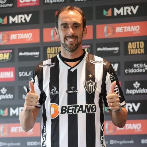 Diego Godín. Capitão e ídolo histórico do Atlético de Madrid e do Uruguai, Godín chegou ao Galo com a expectativa de ser um dos grandes xerifes do futebol brasileiro, mas esteve muito abaixo do seu potencial. Não deixou saudades