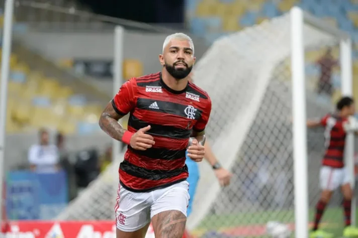 Durante uma participação no programa "Altas Horas", da Globo, Gabigol afirmou que "combinaria muito com o Corinthians". A declaração do atacante aconteceu semanas depois dos títulos da Libertadores e da Copa do Brasil, em 2022.