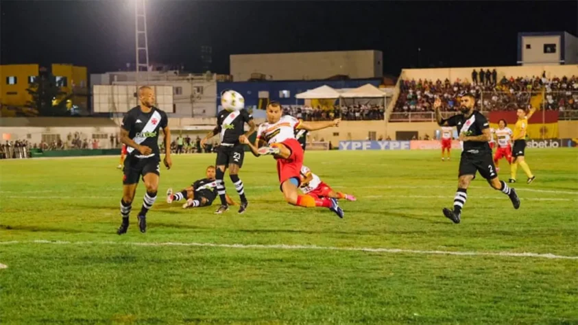 O sorteio da Copa do Brasil será realizado pela CBF, nesta quinta-feira (18). Os jogos das oitavas de final da Copa do Brasil estão previstos para ser disputados nas semanas dos dias 31 de julho e 7 de agosto. Confira as maiores zebras da competição.