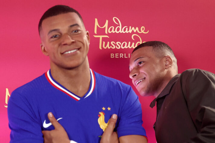 Estátua de cera de Kylian Mbappé exposta no museu Madame Tussauds, em Berlim