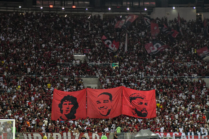 4) Flamengo 1 x 0 Amazonas	- 36.992 pagantes - Maracanã