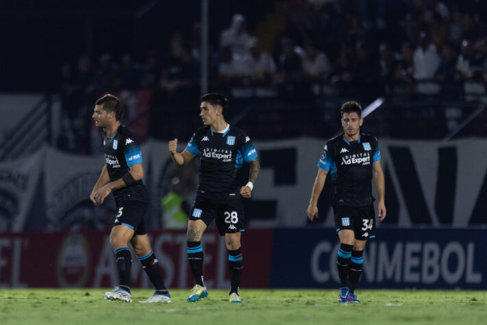 Racing ficou na primeira colocação, com 15 pontos, pelo Grupo H