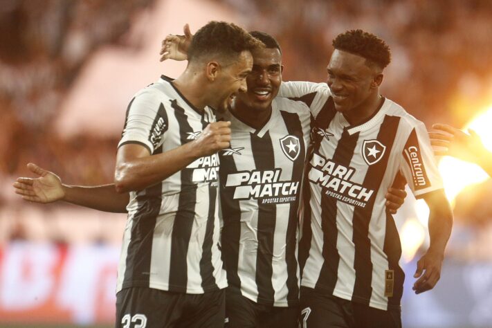 13 lugar - Botafogo - 10% avaliação positiva da arbitragem brasileira