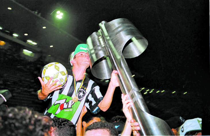 O Botafogo tem 2 títulos do Brasileirão, desde a unificação. Os títulos do Glorioso foram conquistados em 1968 e 1995.