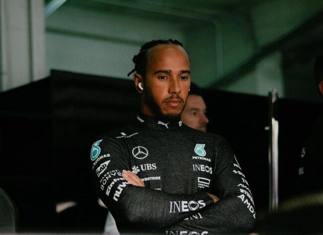 Hamilton é um dos principais nomes do esporte quando se fala de estilo. No GP de Mônaco, não foi diferente. O piloto chamou muita atenção com as escolhas. Confira!