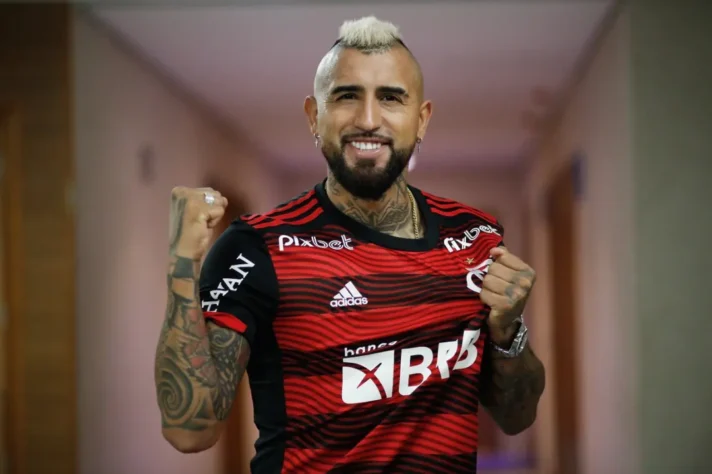 King Arturo Vidal. Estrela da seleção chilena e do futebol internacional, Vidal chegou com moral de craque, mas nunca conseguiu demonstrar seus talentos com consistência. Sua "marra" de estrela causou problemas de relacionamento no Flamengo