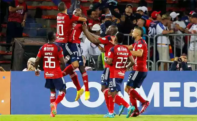 Independiente Medellín ficou na primeira colocação, com 13 pontos, pelo Grupo A