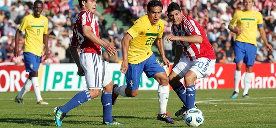 Brasil 2 x 2 Paraguai - Fase de grupos da Copa América 2011.