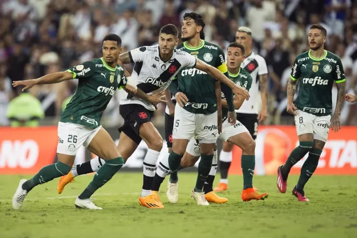 A bola rola para Palmeiras x Vasco a partir das 21h30 desta quinta-feira (13), no gramado do Allianz Parque, pela oitava rodada do Brasileirão. Confira o resultado dos últimos 10 jogos entre as equipes.