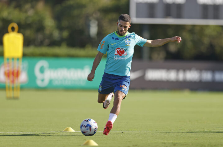 Lateral Direito contra o México: Yan Couto