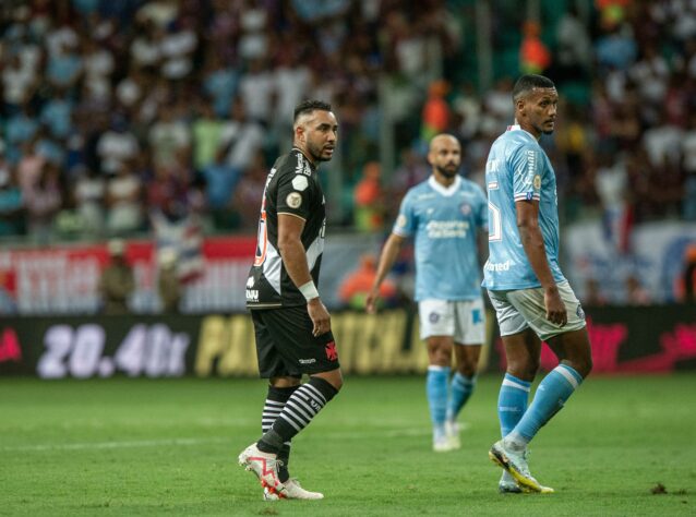 Bahia e Vasco se enfrentam nesta quarta-feira (26), em partida válida pela 12ª rodada do Brasileirão. Diversos jogadores já vestiram a camisa de ambos os clubes. O Lance! separou 10 deles. Confira a seguir.