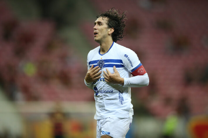 4°: Nicolas (Paysandu) - 18 gols em 33 jogos