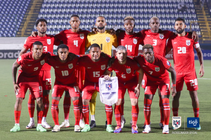 La Marea Roja (a maré vermelha) foi um apelido dado a seleção do Panamá em homenagem ao canal do Panamá, que oceano Atlântico ao oceano Pacífico