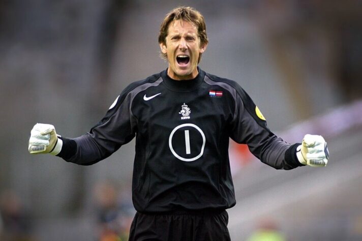 7°: Van der Sar - 16 jogos - 1996 (4), 2000 (4), 2004 (5), 2008 (3)