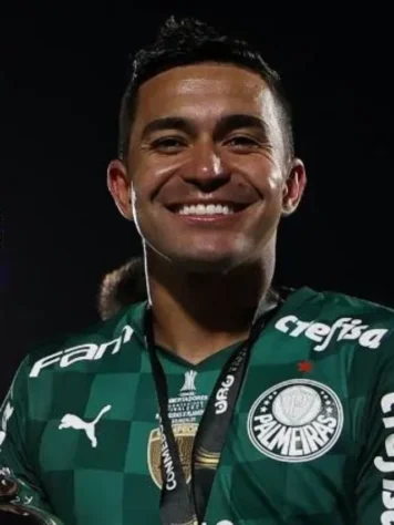 O Cruzeiro anunciou o atacante Dudu. O jogador chega ao clube mineiro após uma temporada em baixa no Palmeiras, onde precisou conviver com lesões