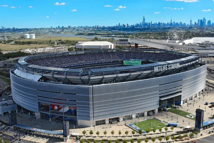 MetLife Stadium (East Rutherford, Nova Jersey): inaugurado em 2010, MetLife recebe jogos do New York Giants e do New York Jets da NFL, e tem capacidade para 82.500 espectadores. O estádio sediará 3 jogos (dois da fase de grupos e uma semifinal).