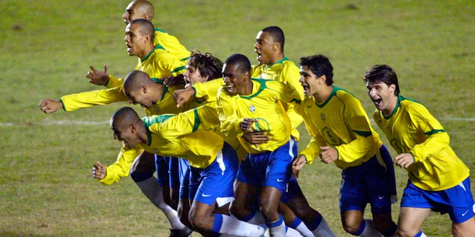 Brasil 4 x 1 Costa Rica - Fase de Grupos da Copa América de 2004.