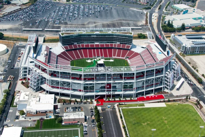 Levi's Stadium (Santa Clara): inaugurado em 2014, o estádio é a sede do San Francisco 49ers da NFL, e tem capacidade para 68.500 espectadores. O estádio sediará dois jogos da fase de grupos.