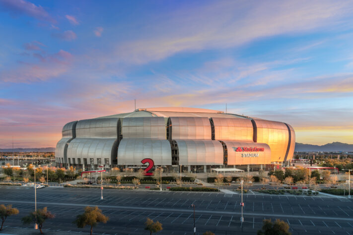 State Farm Stadium (Glendale): inaugurado em 2006, o estádio recebe os jogos do Arizona Cardinals da NFL, e tem capacidade para 63.400 espectadores. O State Farm sediará três partidas (duas da fase de grupos e uma das quartas de final).