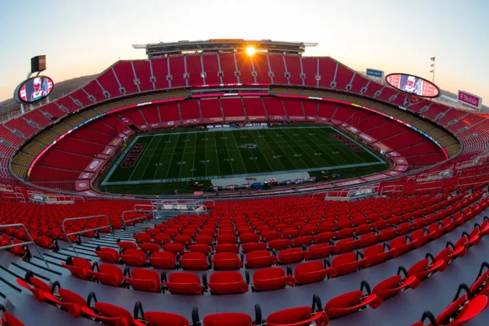 GEHA Field at Arrowhead Stadium (Kansas City): inaugurado em 1972, o estádio é o lar dos Kansas City Chiefs da NFL, e tem capacidade para 76.400 espectadores. Dito isso, apenas uma partida da Fase de Grupos será disputada no local.