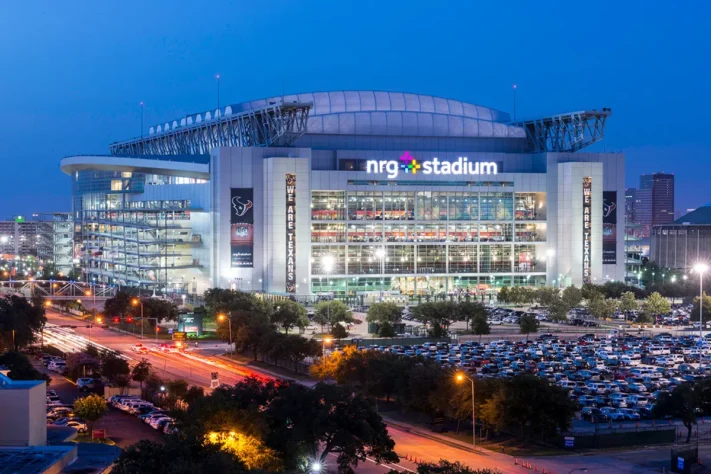 NRG Stadium (Houston): inaugurado em 2022, o mesmo é o lar do Houston Texans da NFL, e tem capacidade para 72.200 espectadores. O estádio receberá três partidas (duas da fase de grupos e uma das quartas de final).