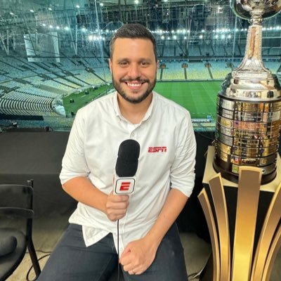 Fernando Campos (ESPN): 'João Vitor Gobi só é mais um árbitro que decide comprometer toda uma partida pela busca pelo protagonismo. Expulsão do David completamente injusta e exagerada. O Vasco foi prejudicado.'