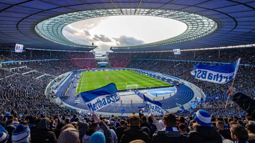 Hertha Berlim (Olímpico de Berlim) - Estádio pertencente a Prefeitura de Berlim